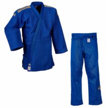 Adidas Champion II. IJF  kék Judo gi, arany vállszövéssel.