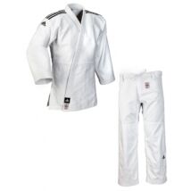 Adidas Champion II IJF fehér judo gi, fekete fehér vállszövéssel.